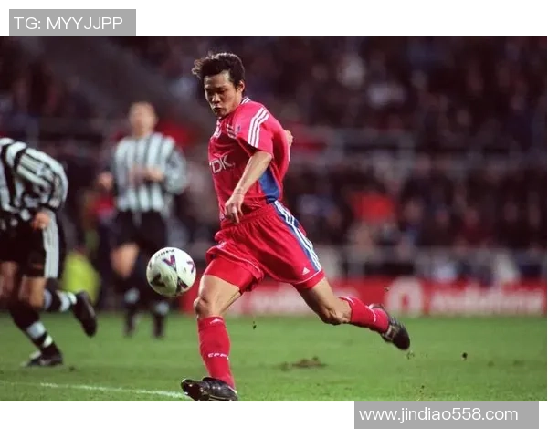 最会秀的足球明星们在绿茵场上的华丽瞬间与精彩表现